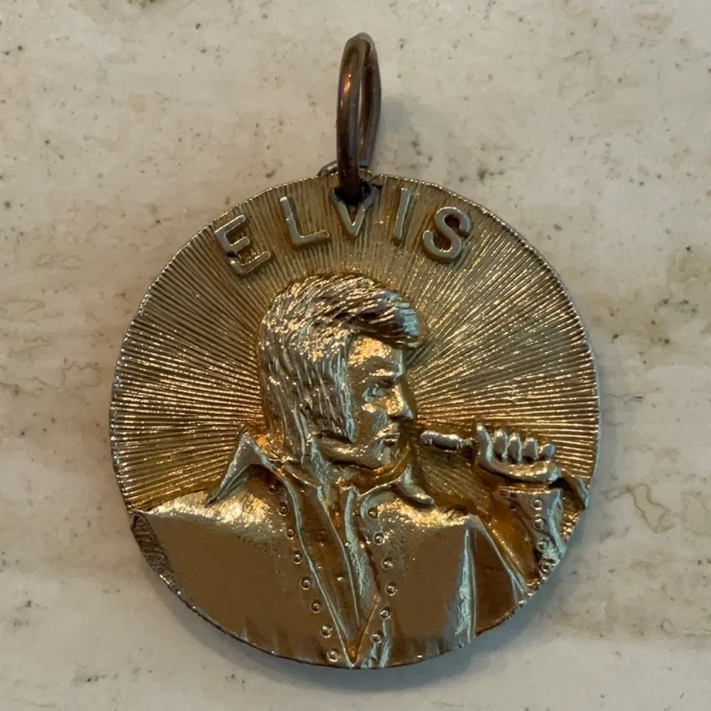 Elvis Presley King Of Rock 1935 - 1977 Pendant Gold Medallion Charm Vintage